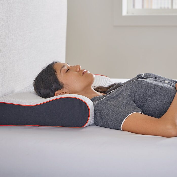 MUFC Contour Pillow